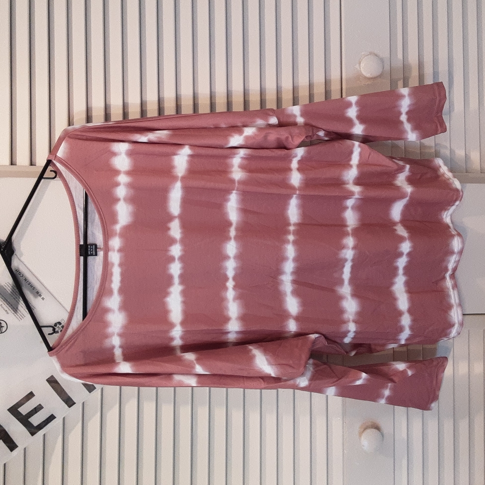 🧊*Over Sized pull over NWOT